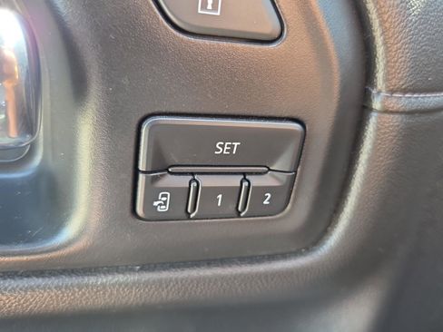 Used 2021 GMC Sierra 1500 SLT w/ SLT Premium Package AWD/4WD image 28