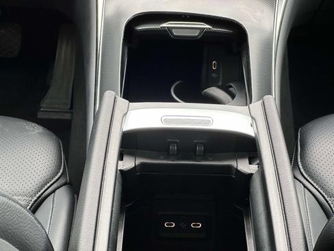 Used 2024 Mercedes-Benz GLC 300 image 19