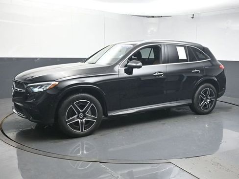 Used 2025 Mercedes-Benz GLC 300 image 4