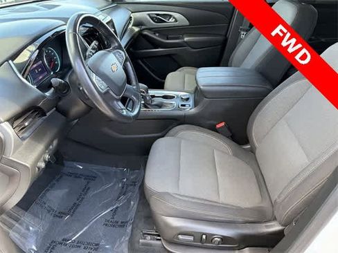 Used 2021 Chevrolet Traverse LT image 5