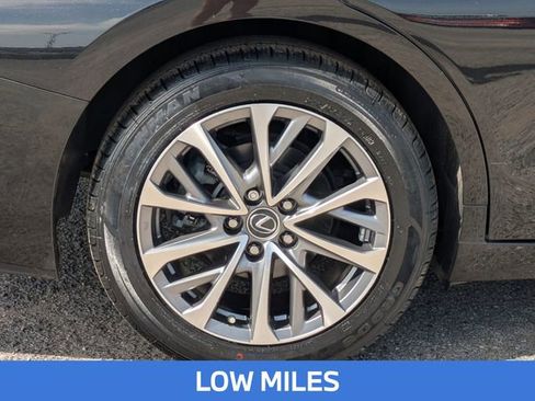 Used 2023 Lexus ES 350 w/ Accessory Package (Z1) image 13