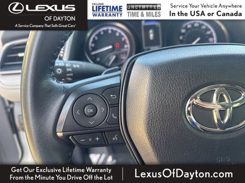 Used 2022 Toyota Camry SE image 16