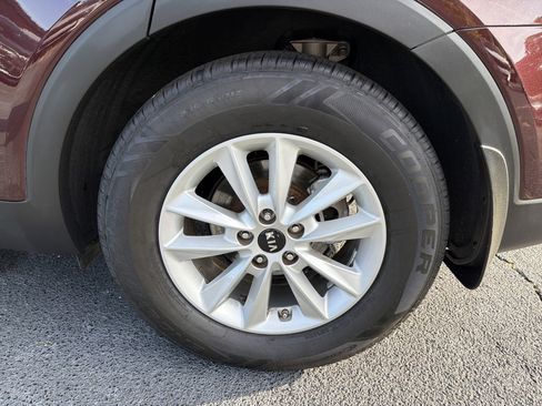 Used 2019 Kia Sorento FWD V6 image 17