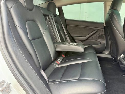 Used 2019 Tesla Model 3 Long Range image 17