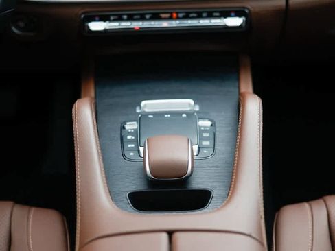 Used 2024 Mercedes-Benz GLE 350 4MATIC w/ Driver Assistance Package image 23