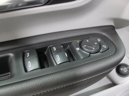 Used 2022 GMC Terrain SLT w/ Infotainment Package II AWD/4WD image 7