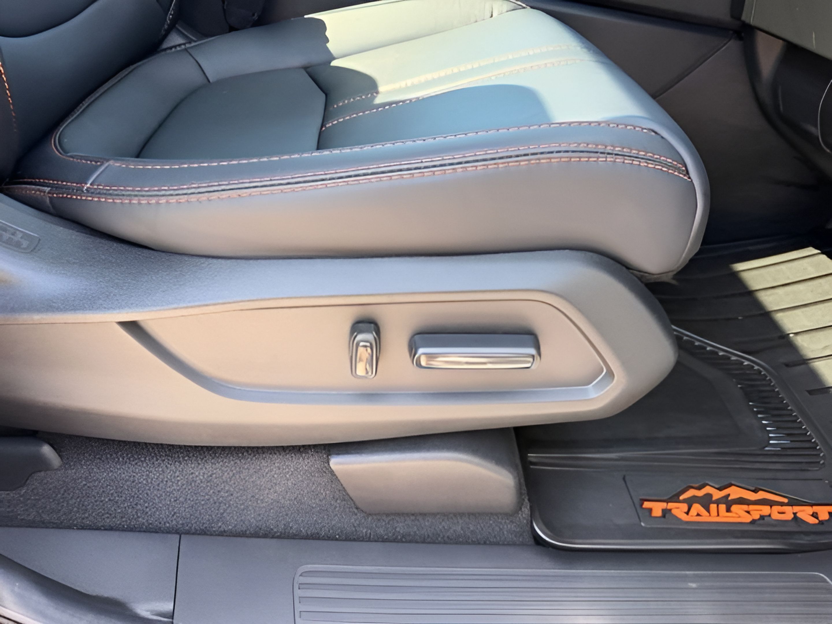 Certified 2025 Honda Pilot TrailSport image 30