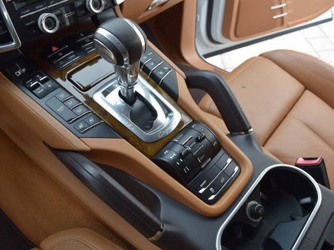 Used 2013 Porsche Cayenne Diesel AWD/4WD image 57