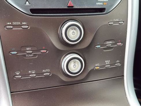 Used 2013 Ford Edge SEL FWD image 21