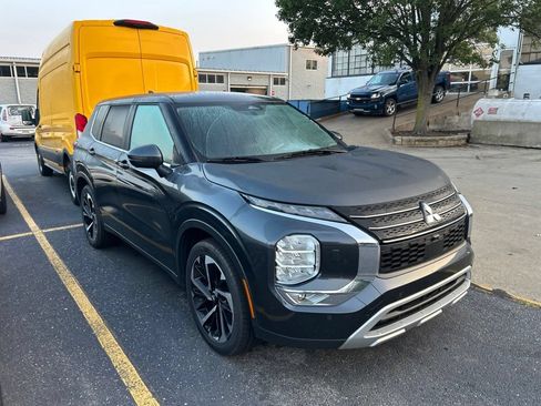 Used 2024 Mitsubishi Outlander SE AWD/4WD image 5