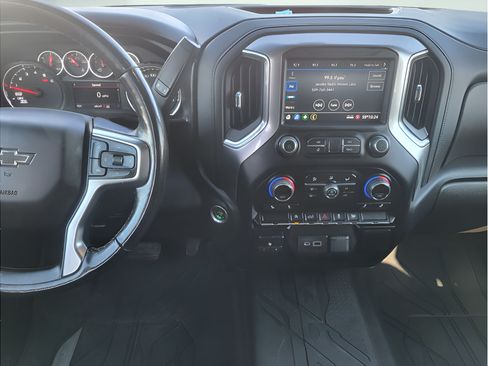 Used 2021 Chevrolet Silverado 1500 RST w/ Bed Protection Package AWD/4WD image 12