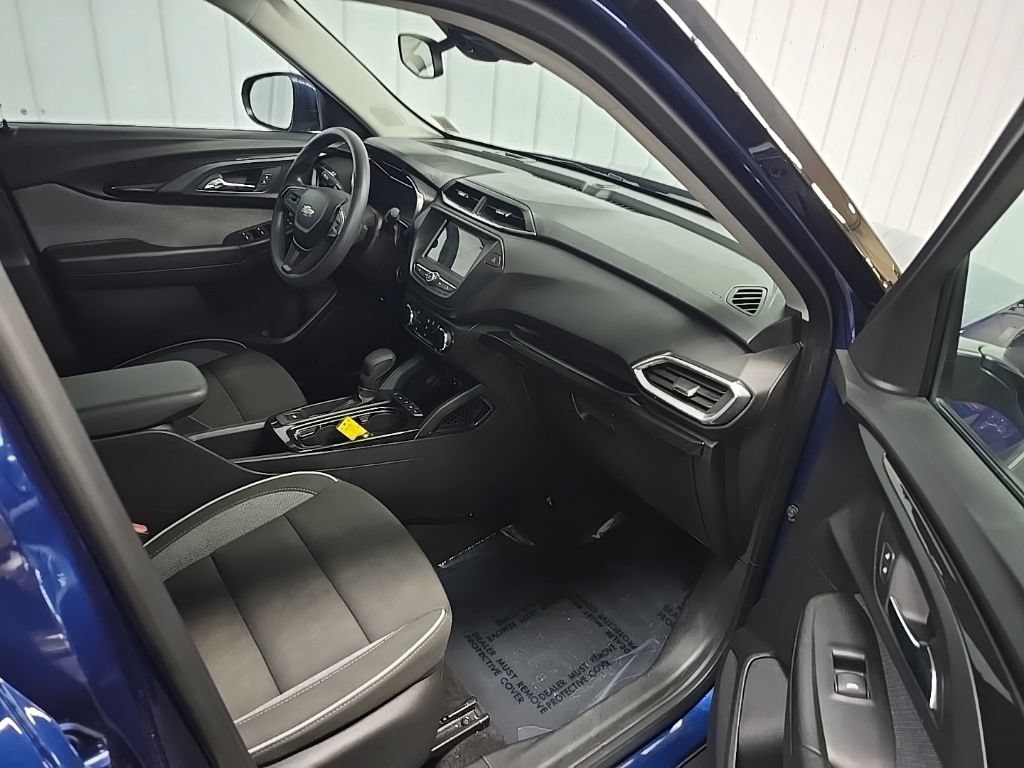 Used 2023 Chevrolet TrailBlazer LT AWD/4WD image 15