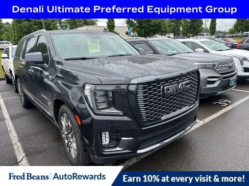 Used 2023 GMC Yukon XL Denali Ultimate AWD/4WD image 1