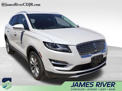 Used 2019 Lincoln MKC Select w/ Select Plus Package FWD image 11