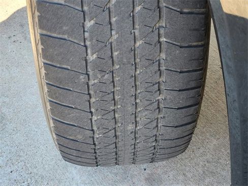 Used 2022 Nissan Armada SL w/ Captain's Chairs Package image 11