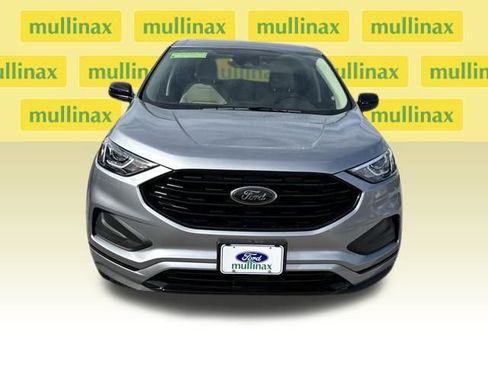 New 2024 Ford Edge SE w/ Black Appearance Package image 12