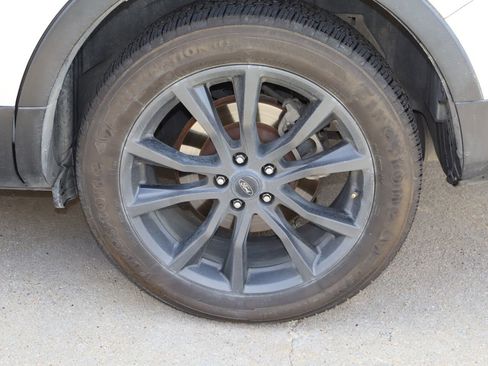 Used 2019 Ford Explorer XLT w/ Equipment Group 202A FWD image 22