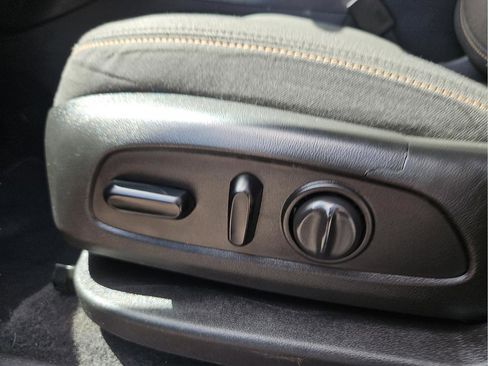 Used 2021 Chevrolet Equinox LT FWD image 12