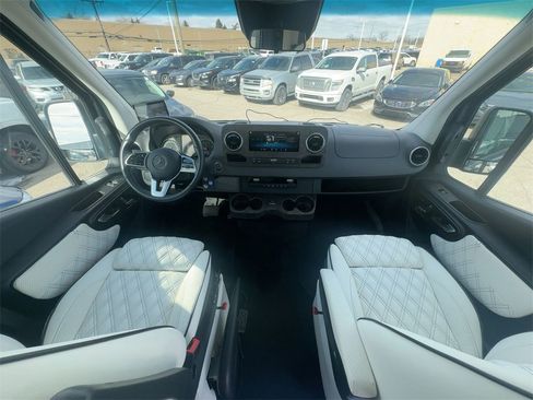 Used 2023 Mercedes-Benz Sprinter 3500 image 7