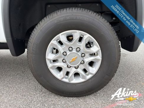 Used 2025 Chevrolet Silverado 3500 LTZ w/ LTZ Premium Package image 14
