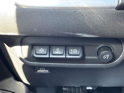 Used 2024 GMC Terrain SLT w/ Tech Package AWD/4WD image 15