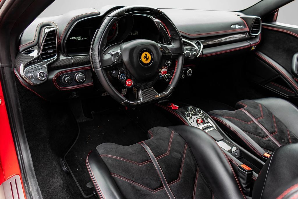 Used 2015 Ferrari 458 Italia Coupe RWD image 35