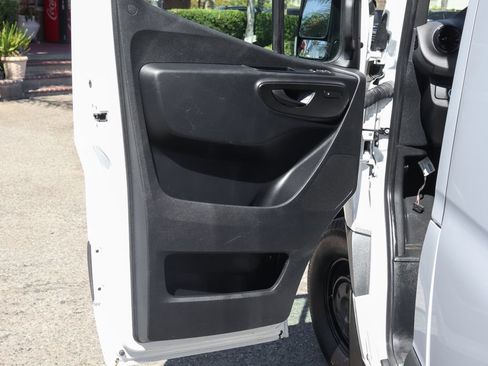 Used 2025 Mercedes-Benz Sprinter 2500 image 20