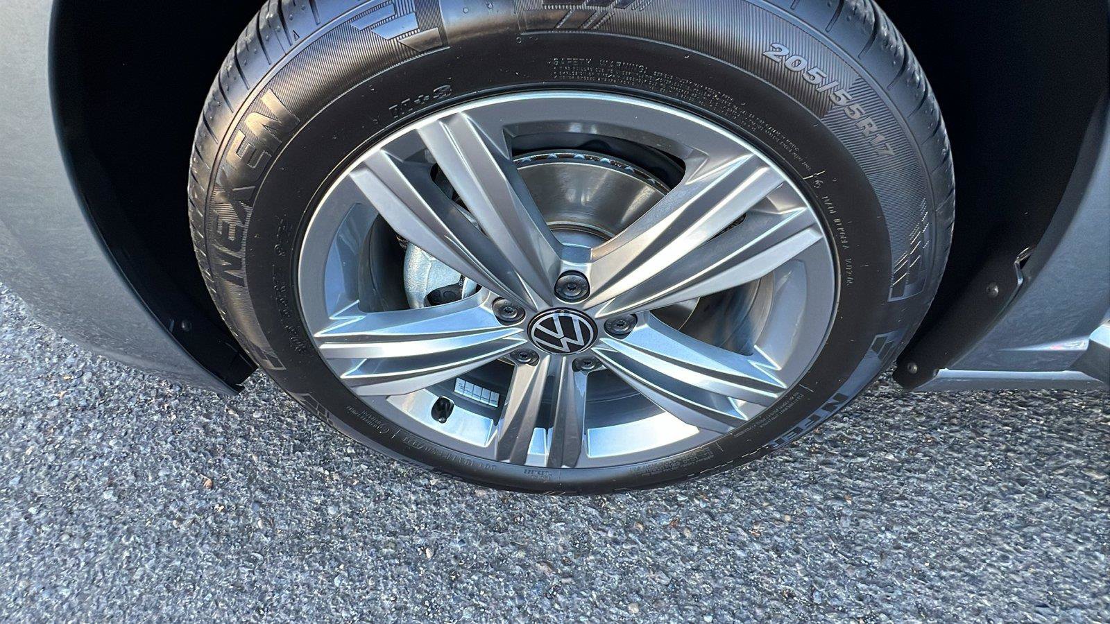 Certified 2024 Volkswagen Jetta SE FWD image 28
