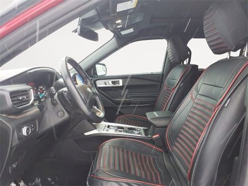 Used 2020 Ford Explorer Limited w/ Class III Trailer Tow Package image 9