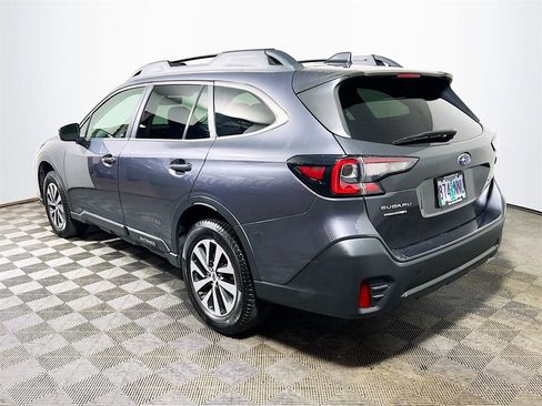 Used 2022 Subaru Outback Premium image 6