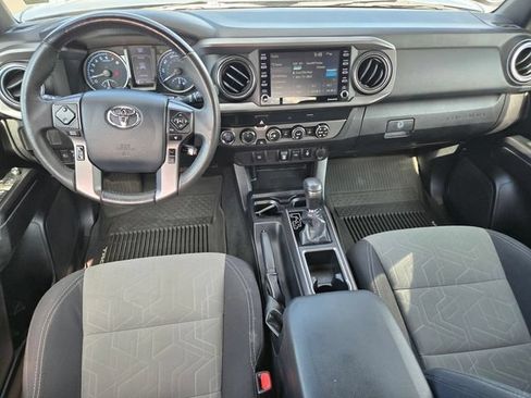 Certified 2020 Toyota Tacoma TRD Off-Road AWD/4WD image 11