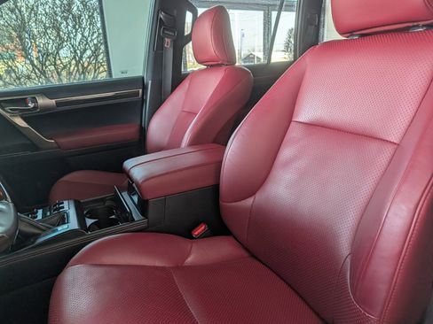 Used 2021 Lexus GX 460 Luxury w/ Accessory Package image 10