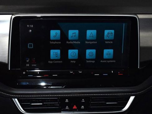 Used 2025 Volkswagen Atlas Cross Sport SE image 15