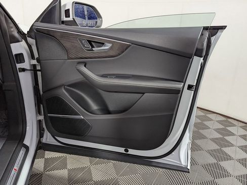 Used 2023 Audi Q8 Premium Plus w/ Premium Plus Package image 43