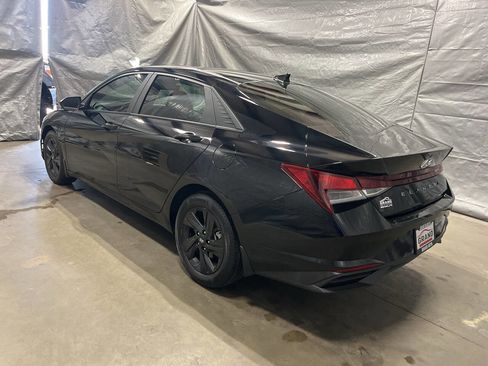 Used 2023 Hyundai Elantra SEL image 4