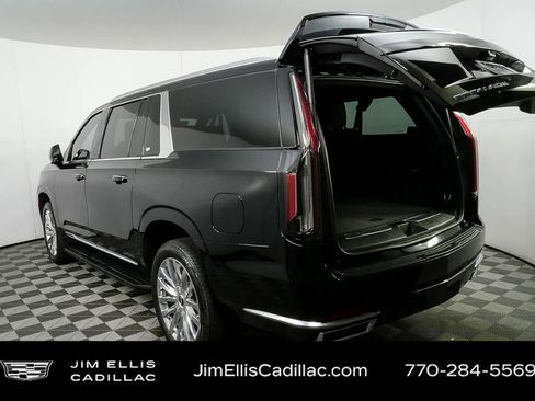 Used 2024 Cadillac Escalade ESV Premium Luxury image 36