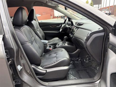 Used 2018 Nissan Rogue SL FWD image 15