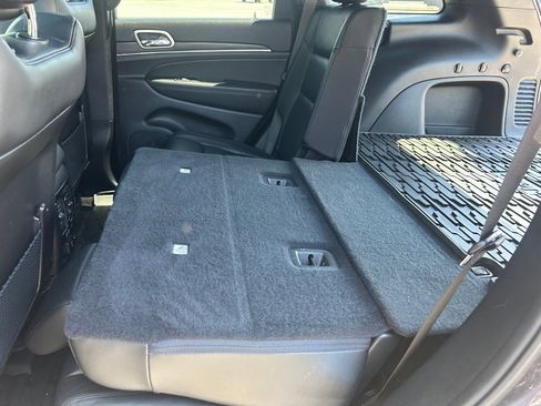 Used 2021 Jeep Grand Cherokee Limited image 26