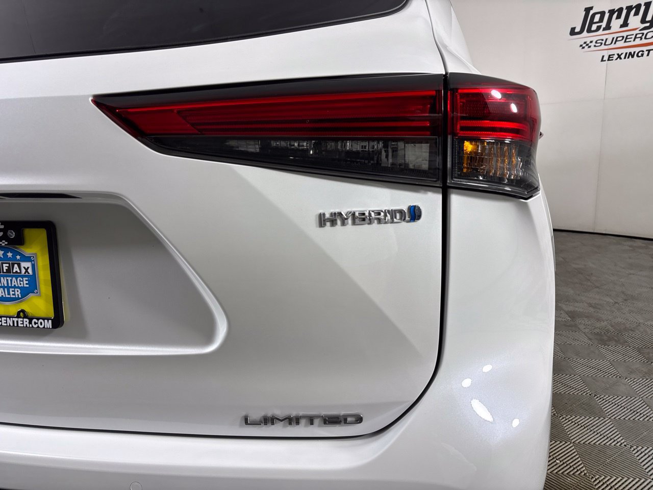 Used 2023 Toyota Highlander Limited FWD image 37
