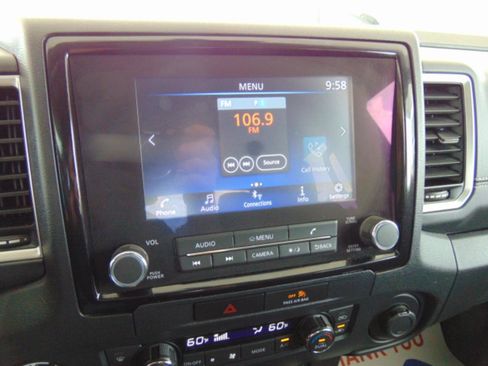 Used 2022 Nissan Frontier SV AWD/4WD image 32