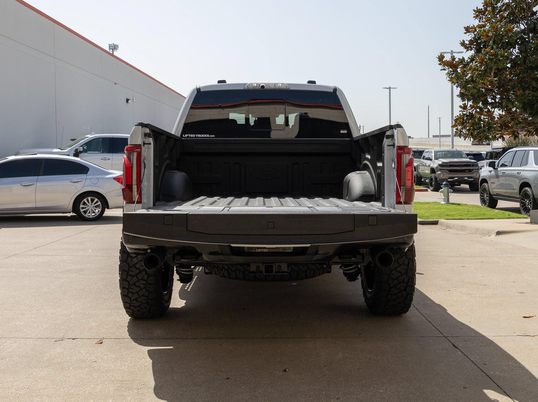 Used 2025 Ford F150 Raptor w/ Equipment Group 803A Raptor R AWD/4WD image 9