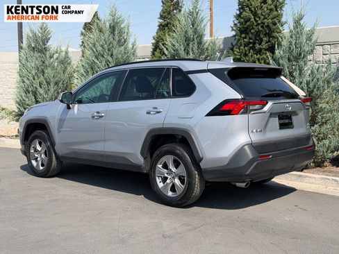 Used 2025 Toyota RAV4 XLE AWD/4WD image 5