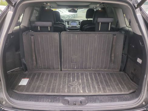 Used 2017 Toyota Highlander Limited Platinum AWD/4WD image 26