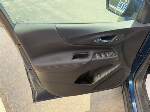 Used 2022 Chevrolet Equinox RS w/ LPO, Floor Liner Package AWD/4WD image 10