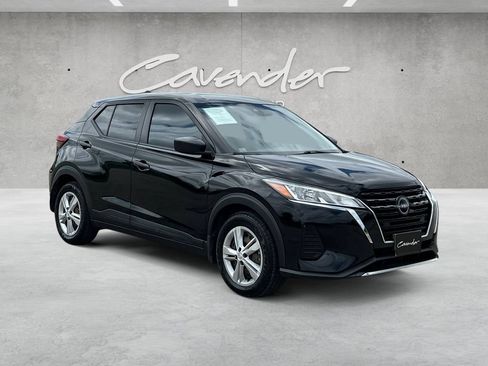 Certified 2022 Nissan Kicks S FWD image 2