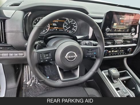 Used 2025 Nissan Pathfinder SV FWD image 12