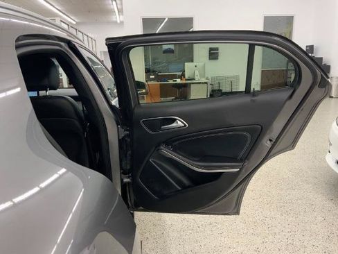 Used 2018 Mercedes-Benz GLA 250 4MATIC w/ Premium Package image 31