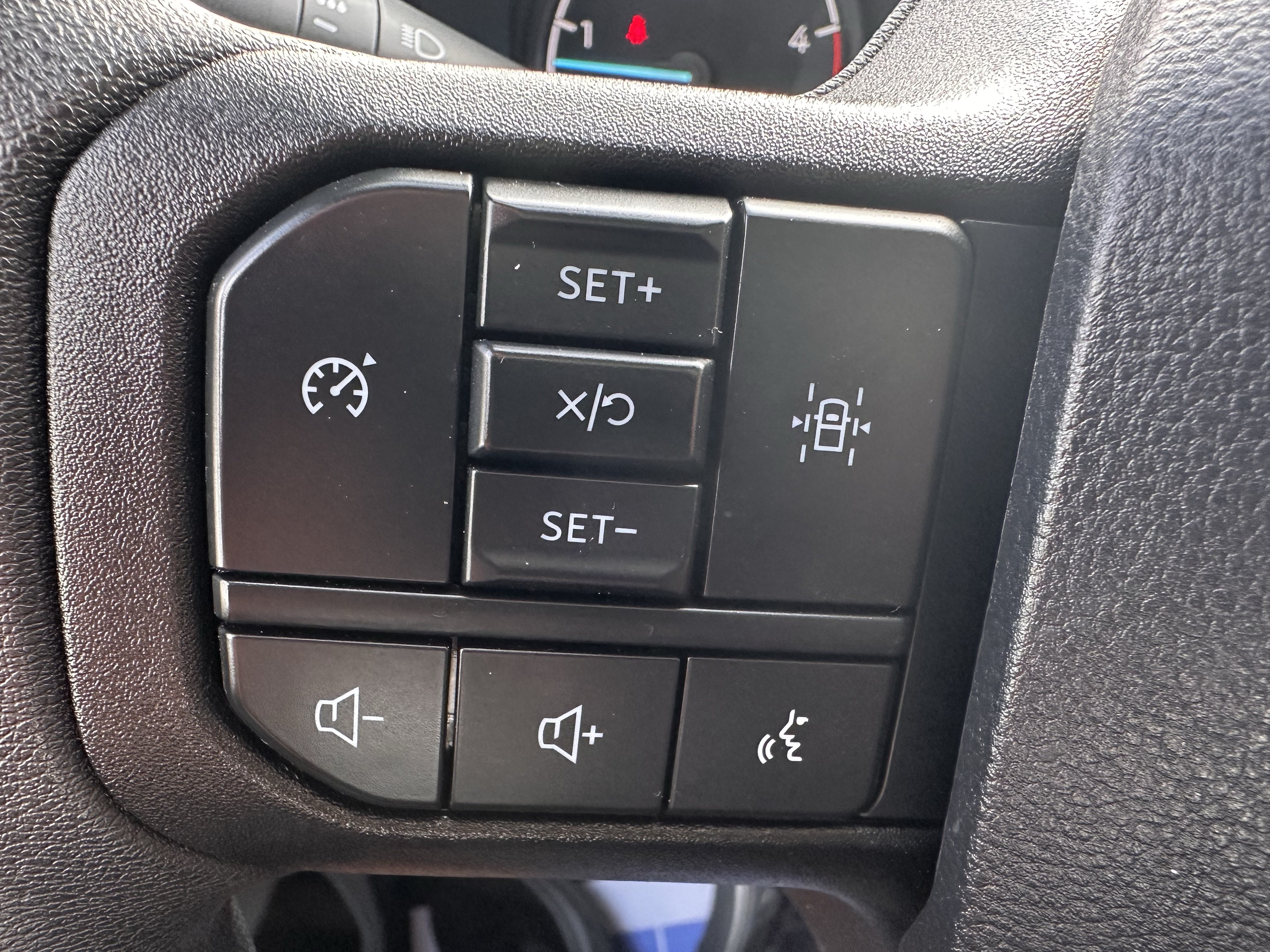 Used 2024 Ford F550 2WD Regular Cab Super Duty image 18