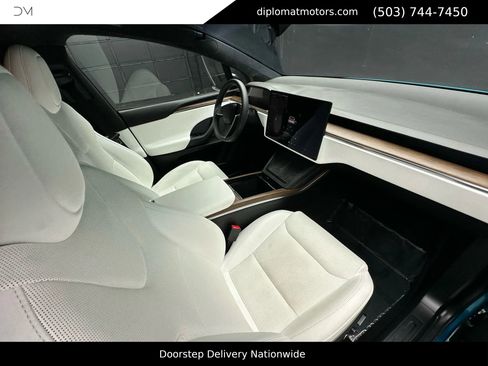 Used 2023 Tesla Model X image 18