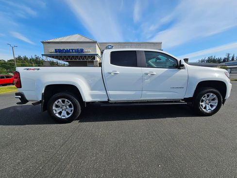 Used 2022 Chevrolet Colorado LT AWD/4WD image 2